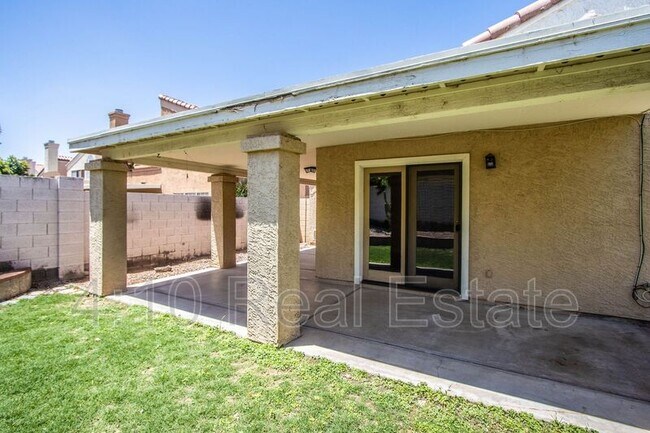 Building Photo - 16221 S 34th Way