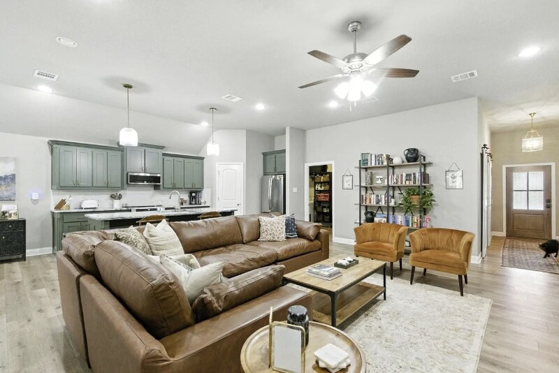 Building Photo - 1629 Town Creek Cir