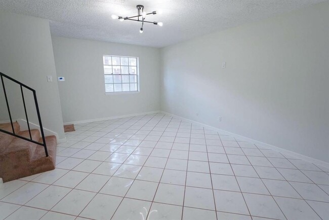 Building Photo - 1255 Witte Rd