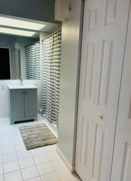 Building Photo - 4621 N Progress Ave