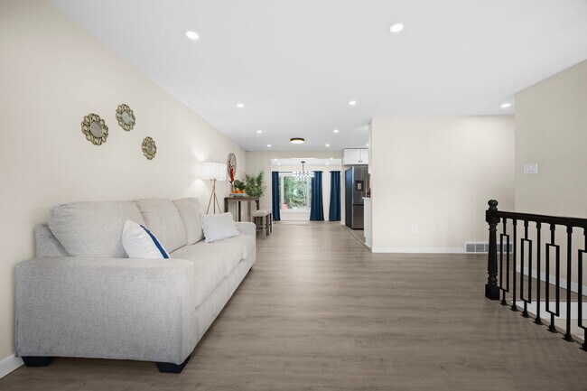 Building Photo - 224 Laura Lee Dr