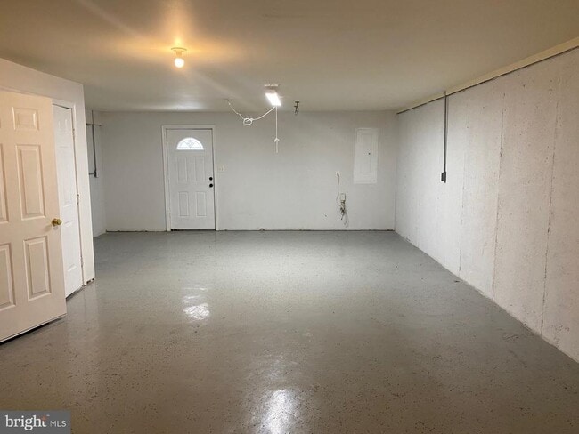 Building Photo - 205 Shaw Ct