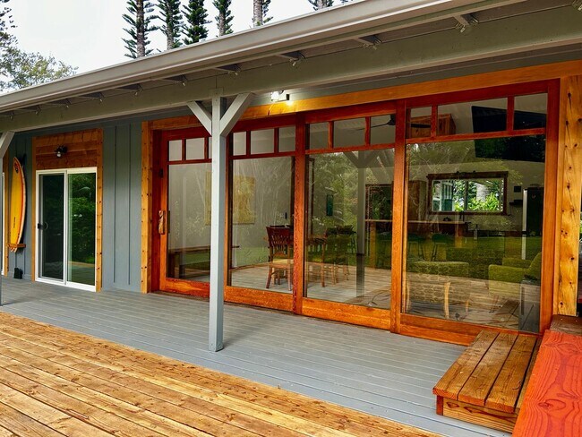 Building Photo - Brand New Luxury Furnished 3 bed 2 bath Ho...