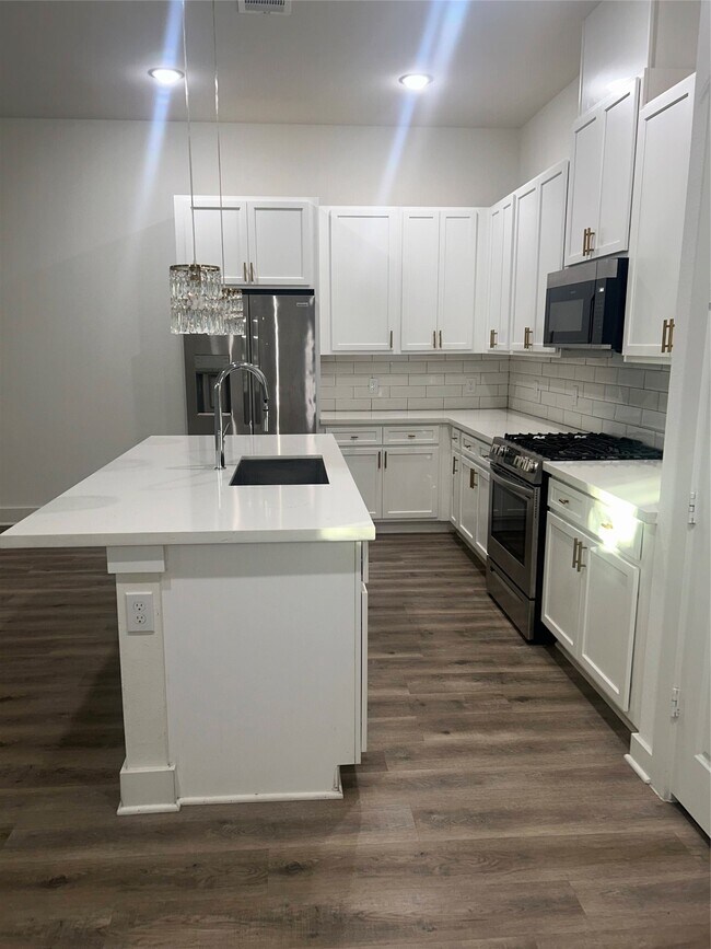 Building Photo - 4605 Lavatera St