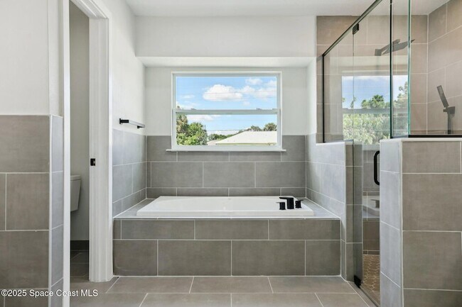 Building Photo - 1441 Eldron Blvd SE