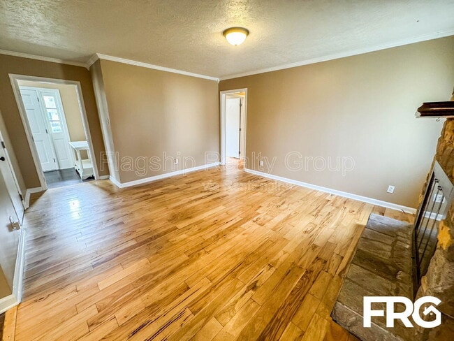 Building Photo - 207 Woodbine St