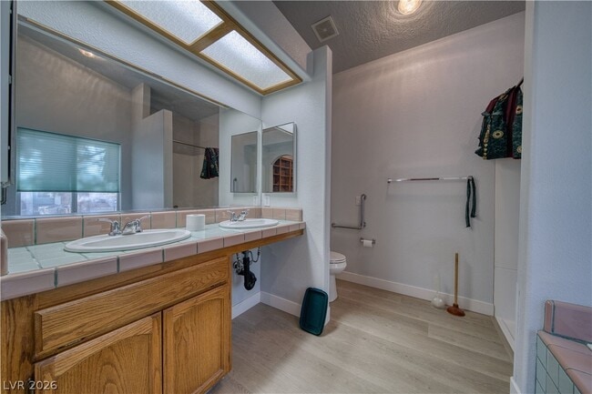 Building Photo - 3000 Pebble Beach Ave