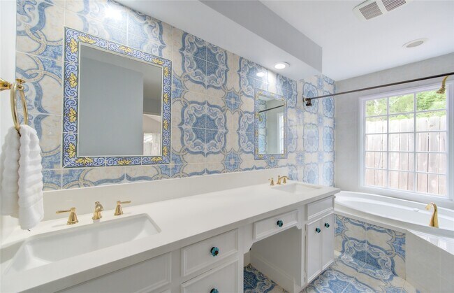 Building Photo - 14214 Woodnook Dr