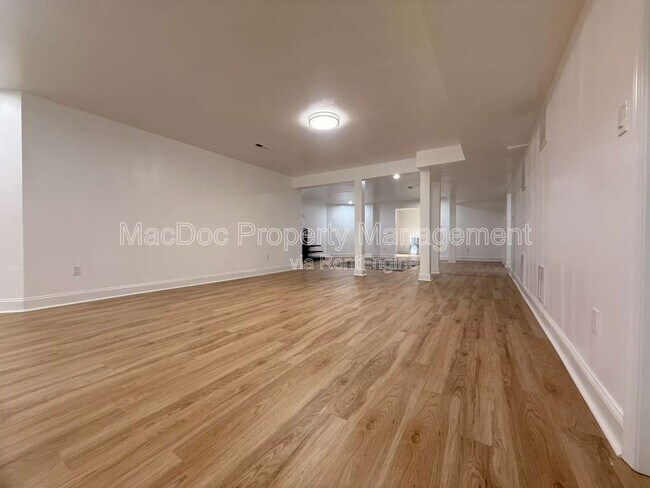 Building Photo - 10402 Laurel Ridge Way