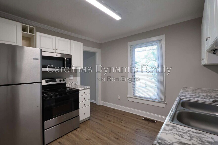 Building Photo - 651 Flint St
