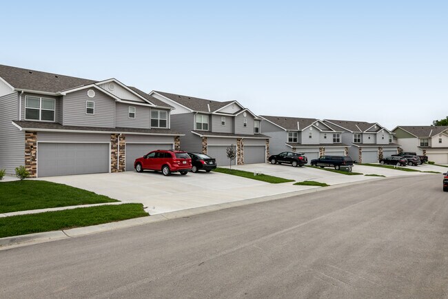 Building Photo - 210 Mulberry Ct
