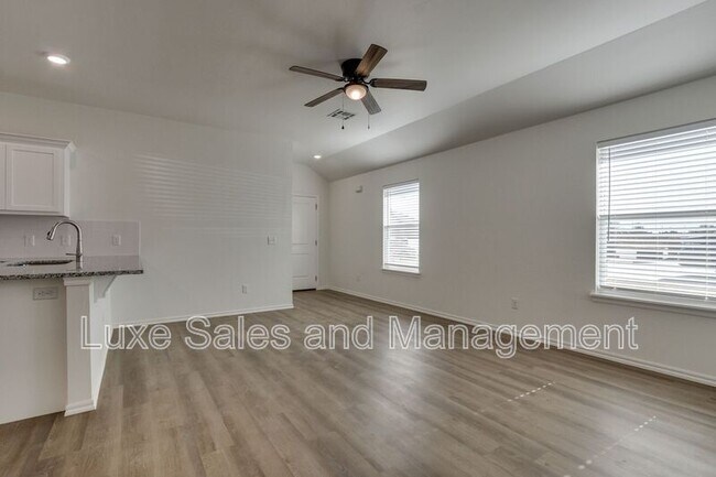 Building Photo - 11611 Mackenzie Wy