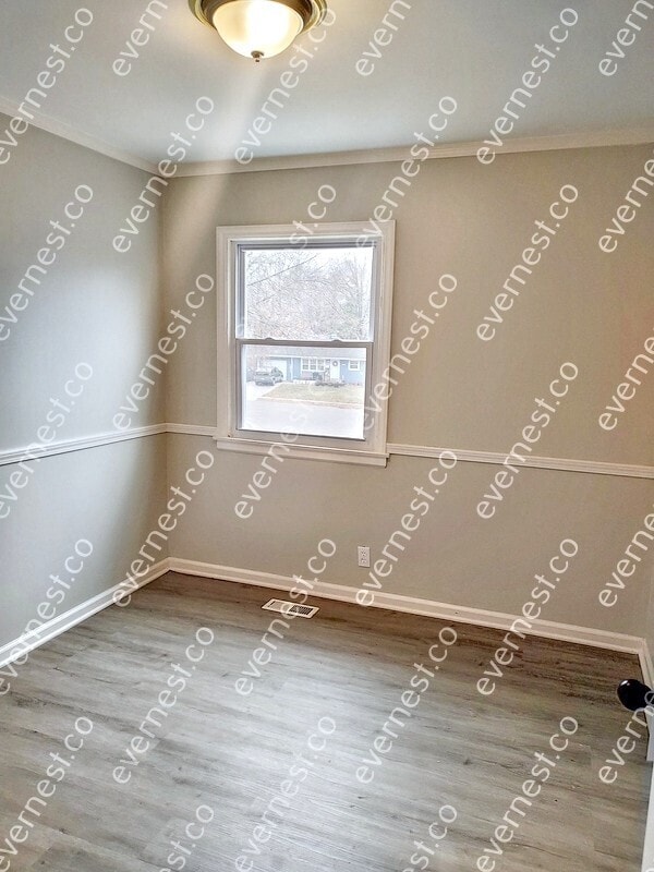 Building Photo - 210 Brookview Dr