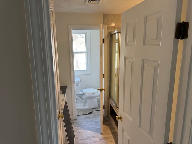 Building Photo - 85 Center St