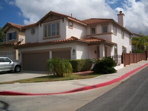 Building Photo - "Limited Time Move-in Special" to the pros...