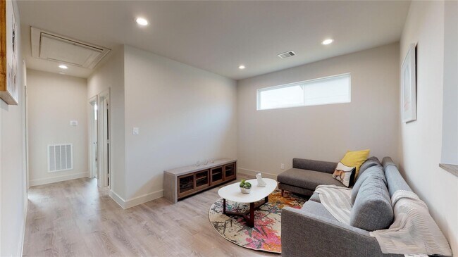 Building Photo - 5726 Rucio Ln