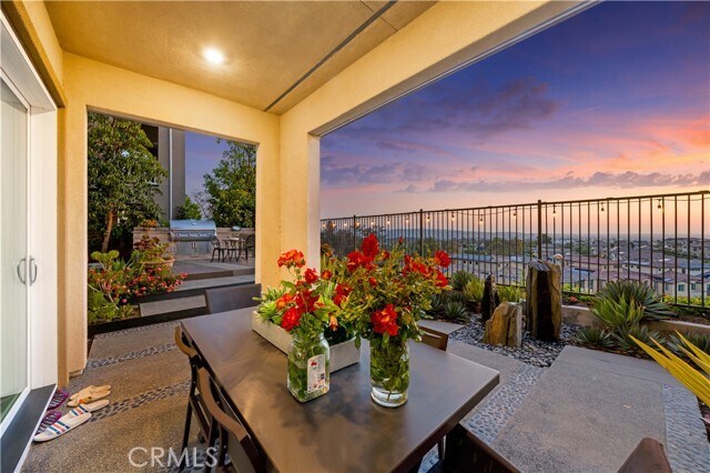 Building Photo - 545 Serrano Summit Dr