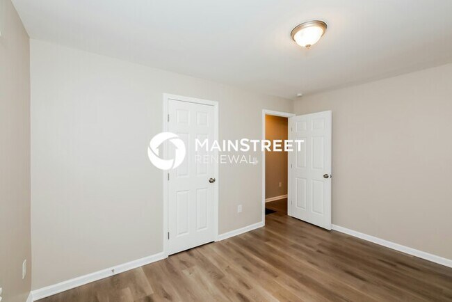 Building Photo - 3 Bedroom Pet-Friendly Home in MONROE, NC with Main Street Renewal