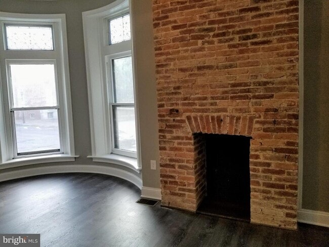 Building Photo - 1331 Park Ave