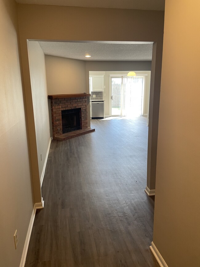 Building Photo - 5617-5623 NW 66th Terrace