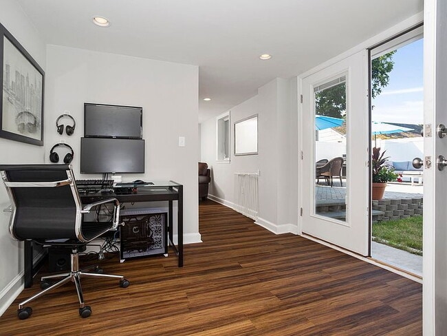Building Photo - 18 Spezzano Dr