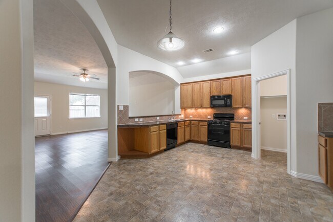 Building Photo - 25531 Forest Springs Lake