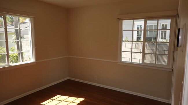 Building Photo - 4715 Allott Ave