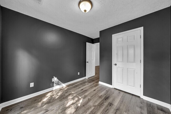 Building Photo - 1201 Red Stone Dr