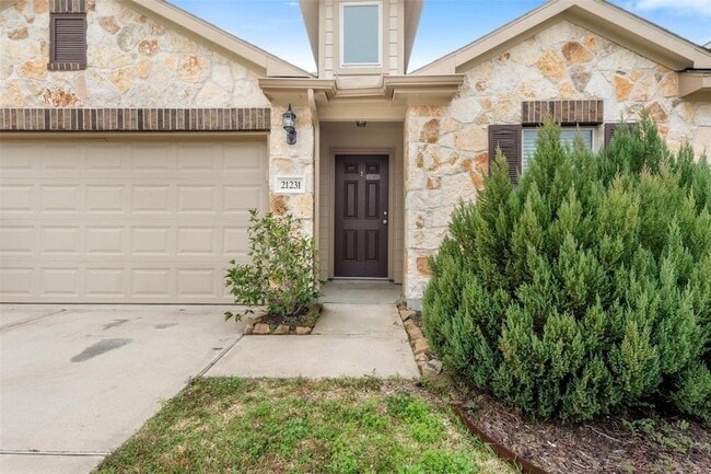 Building Photo - 21231 Bush Brook Bend Path