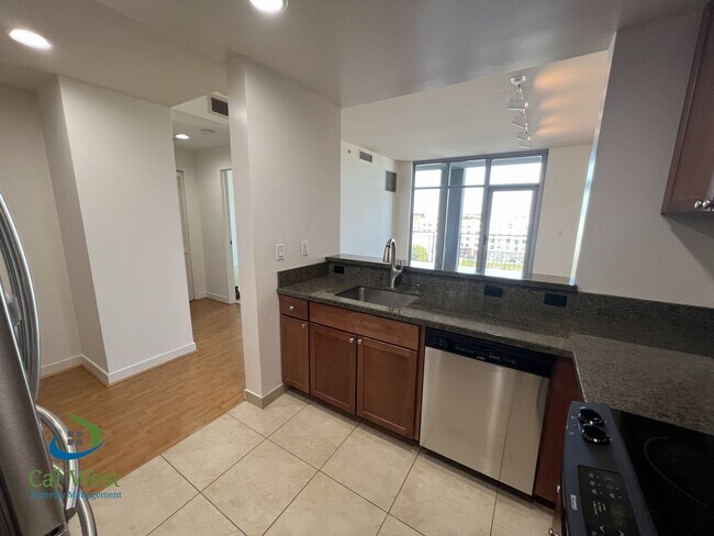 Building Photo - $2795-7th Floor 1 Bd/1 Ba Executive Condo in Beautiful Luxury Complex/City Heights
