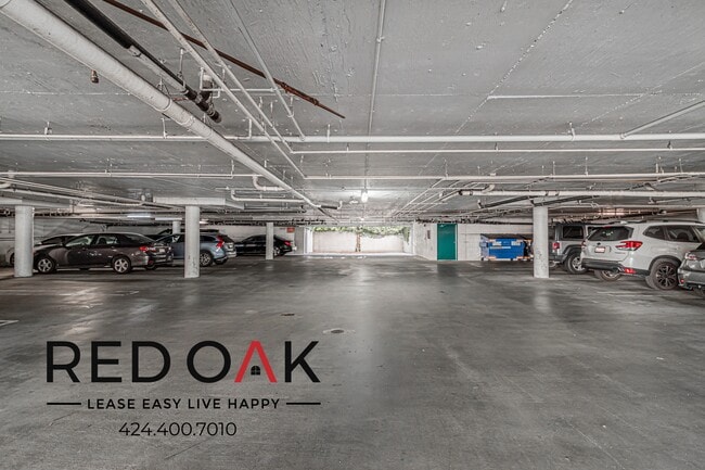 Building Photo - 4651 Cahuenga Blvd