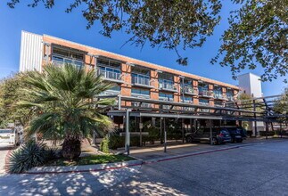 Building Photo - 1331 S Flores St