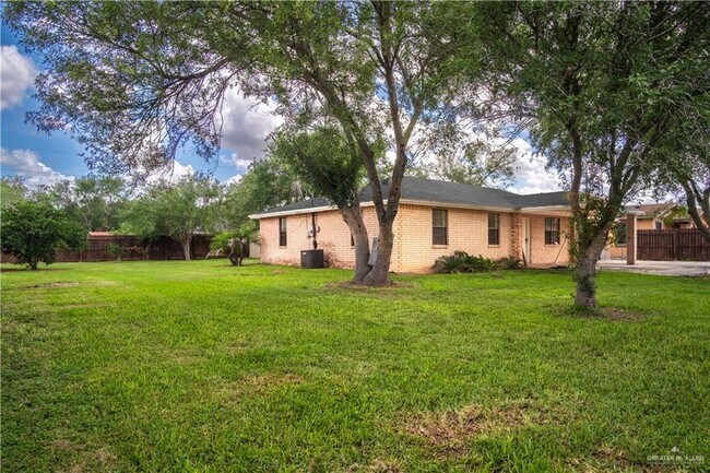 Building Photo - 7 Raul Gonzalez Dr