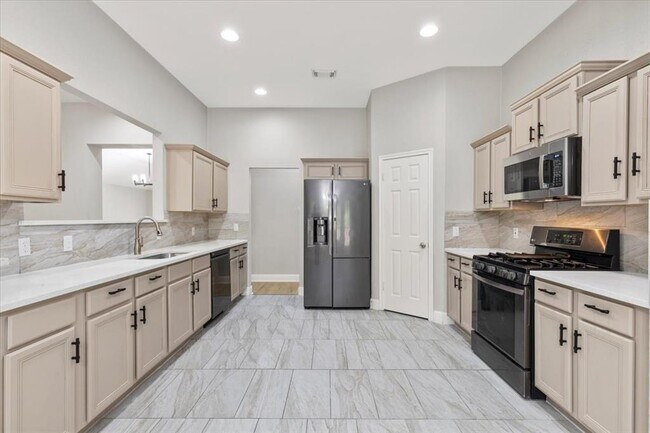 Building Photo - 4000 Witte Cove