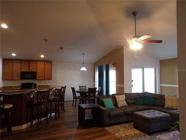 Building Photo - 10509 Bull Grass Dr