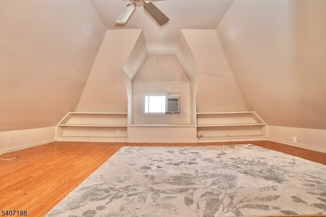 Building Photo - 1 Bell St