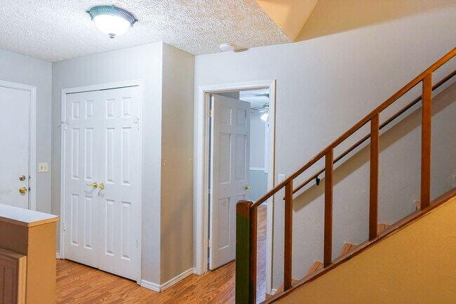 Building Photo - 4 Bedroom home tucked away in Hayden