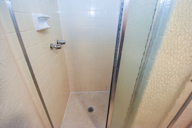 Building Photo - 1519 Barcelona Way Dr