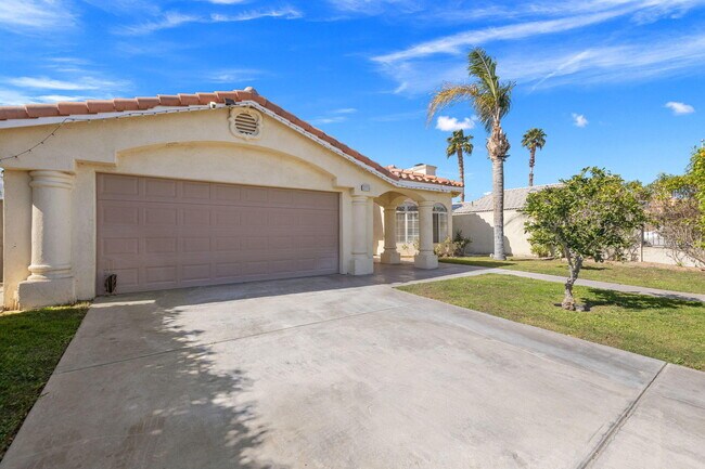 Building Photo - 31115 Whispering Palms Trail