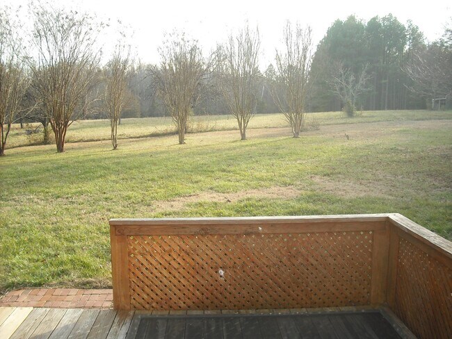 Building Photo - Beautuful Country Setting Just Minutes from Major Corridors
