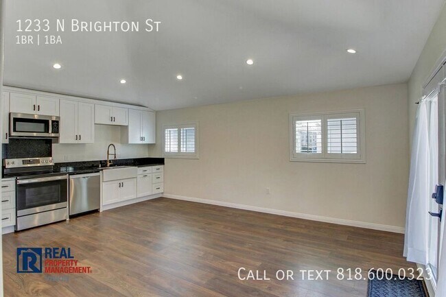 Building Photo - 1233 N Brighton St