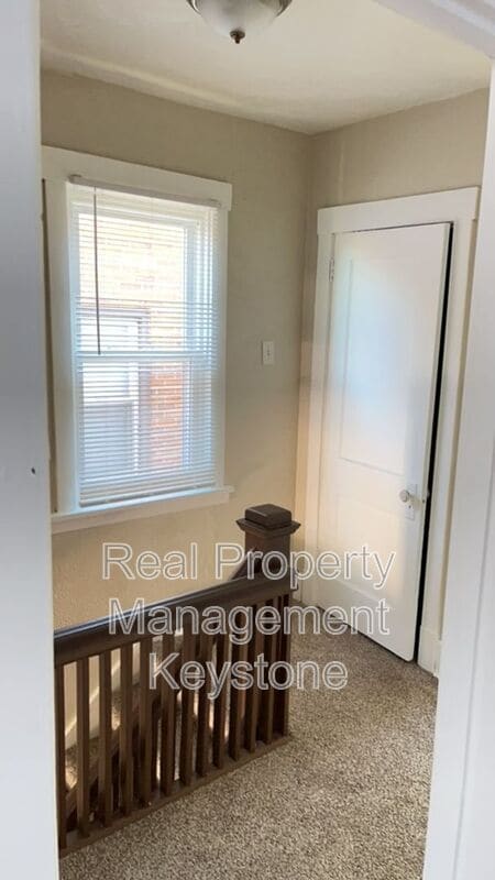 Building Photo - 33 Merritt Ave