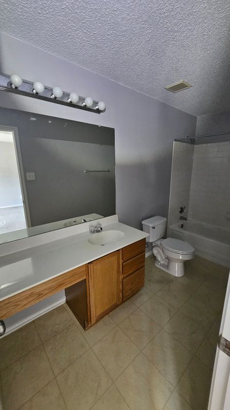Building Photo - 3210 Settlement Dr