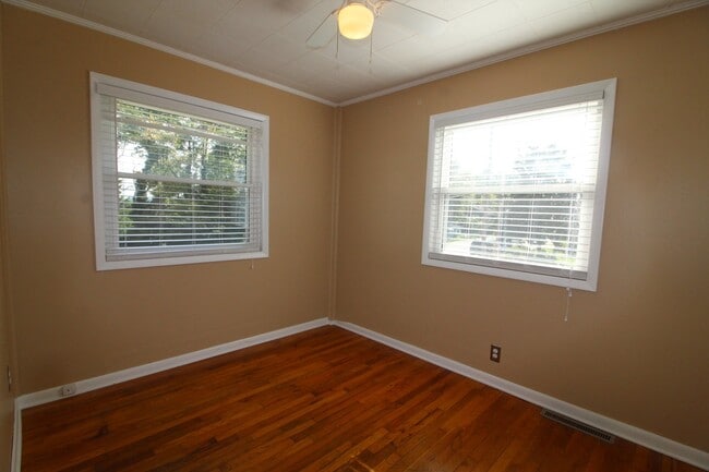 Building Photo - Award winning schools. Stunning home.  Centrally Located. One car garage/fenced in back yard.