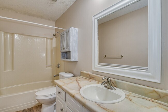 Building Photo - 4410 Goshen Lake Dr S