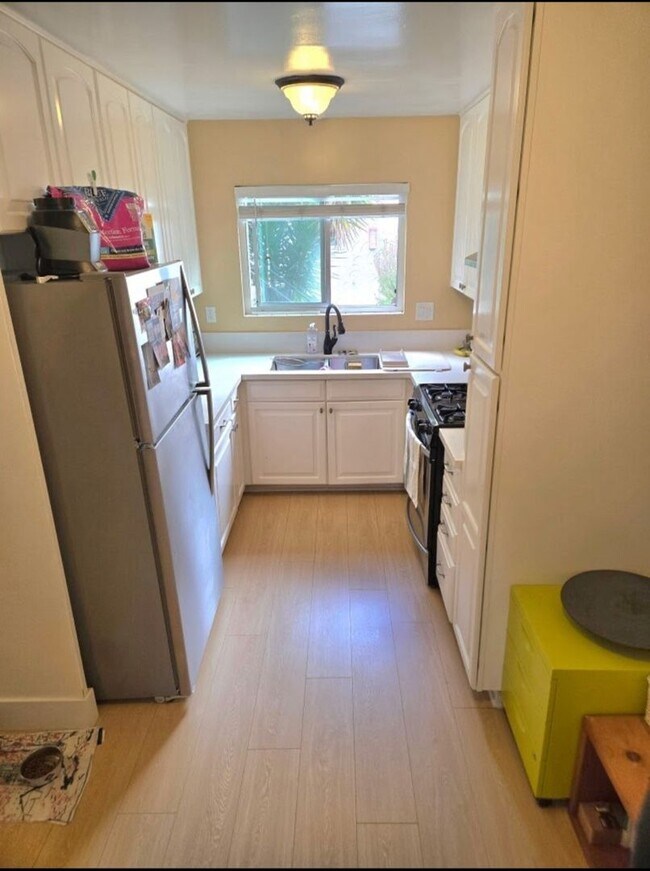 Building Photo - North Park Condo Steps to Adams Ave Normal Heights!