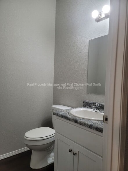 Building Photo - 2124 Ingalls Ln