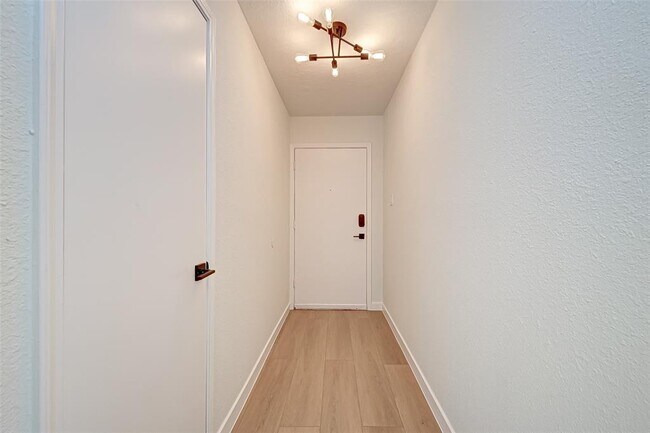 Building Photo - 7719 Dawnridge Dr