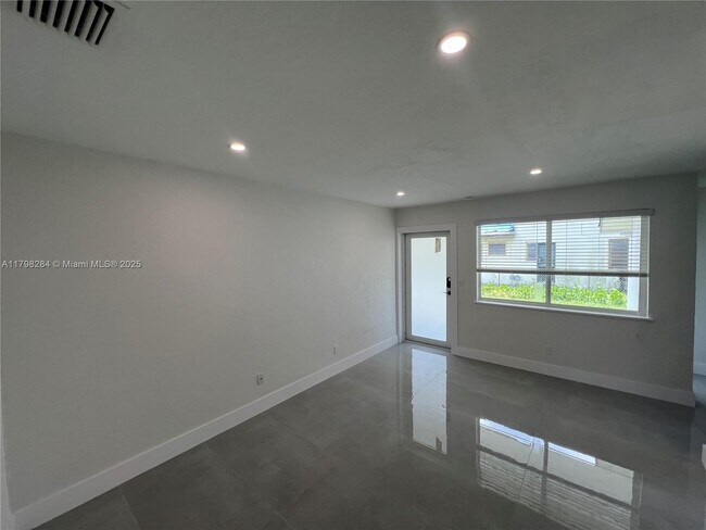 Building Photo - 5300 NW 25th Ave