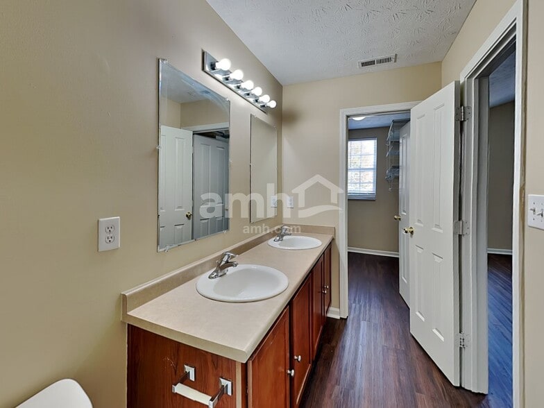 Building Photo - 11408 Loudon Ln